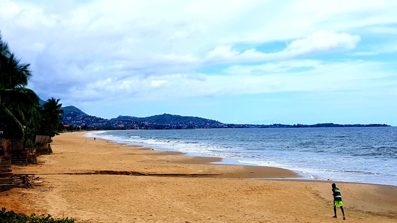 Lungi Beach