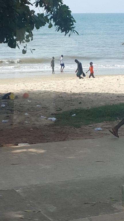 Lungi Beach