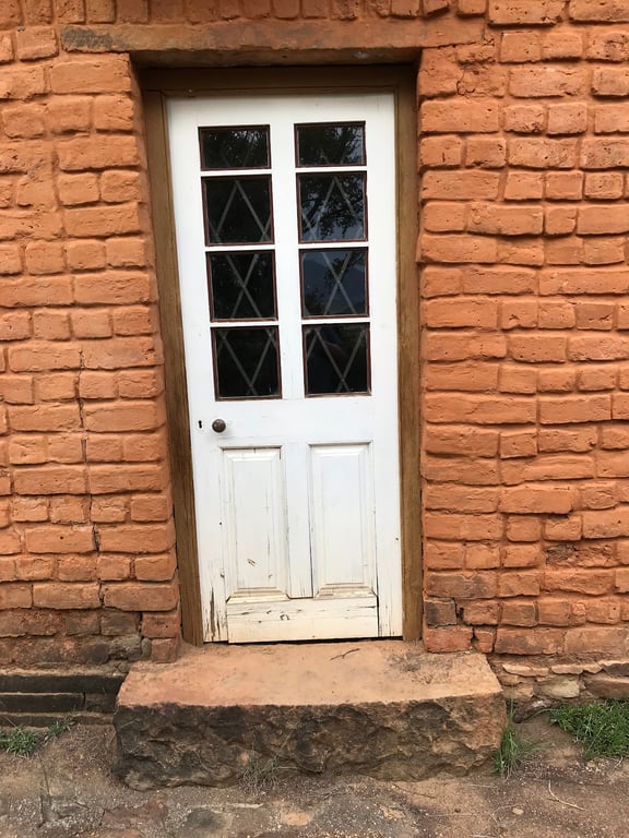 Masitise Cave House