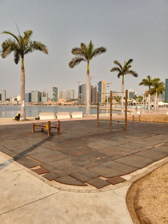 Marginal Promenade