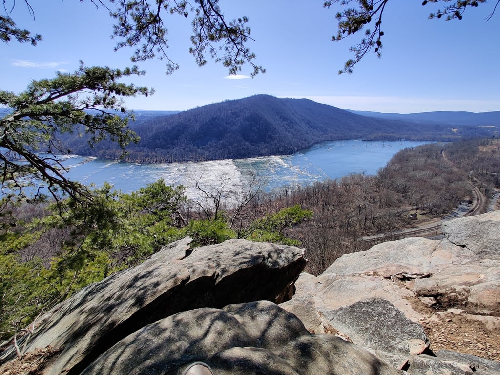 Weverton Cliffs