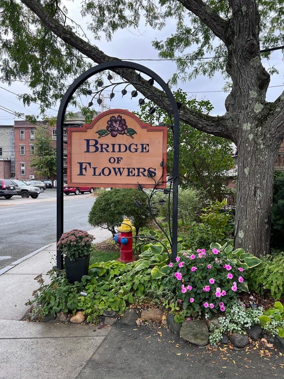 Bridge of Flowers