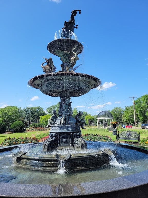 Munsinger & Clemens Gardens