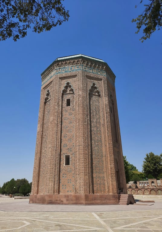 Momine Khatun Mausoleum