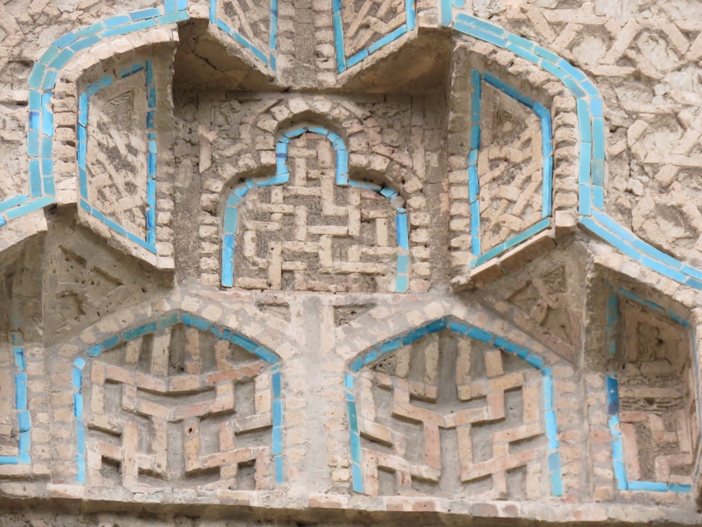 Momine Khatun Mausoleum