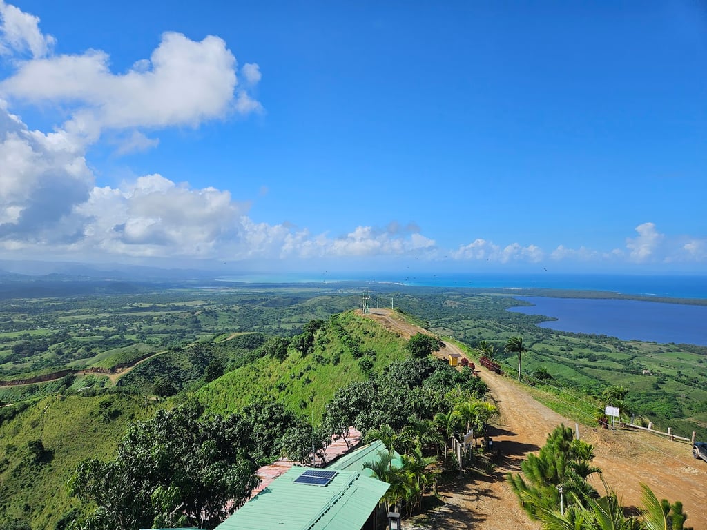 Montaña Redonda Swing View
