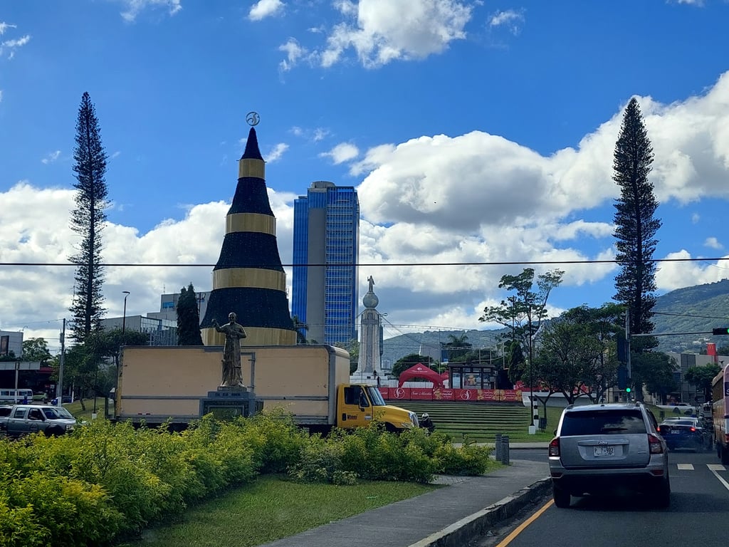 Monumento al Divino Salvador