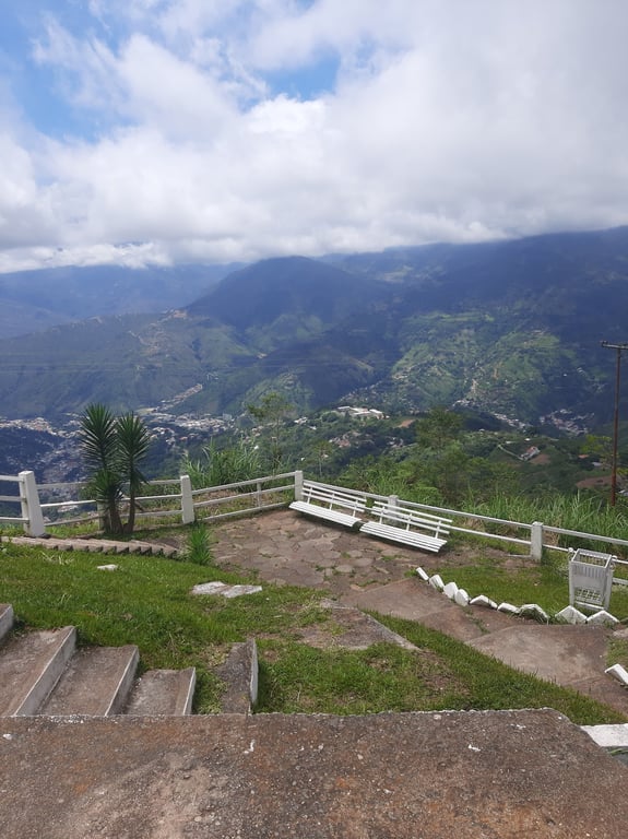 Monumento Virgen de la Paz