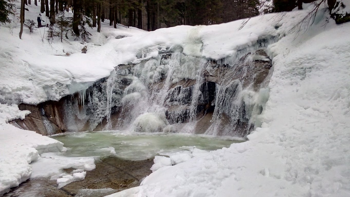 Mumlava Waterfall