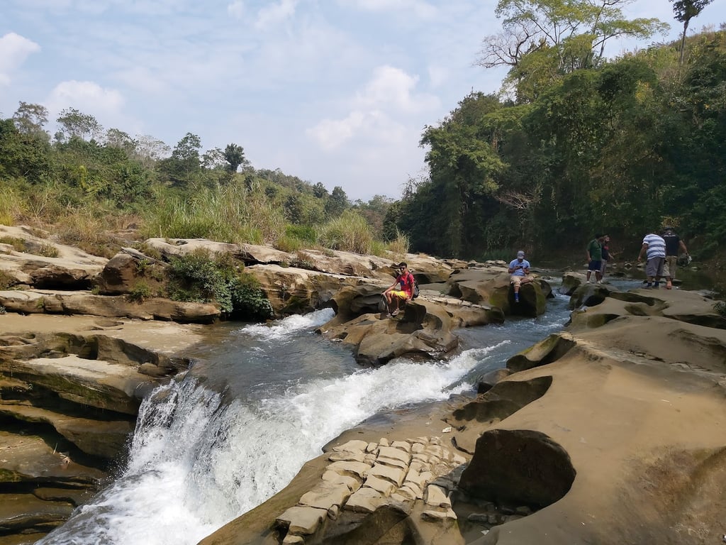 Nafakhum Waterfall