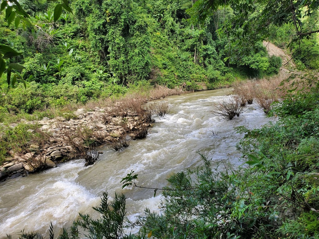 Nafakhum Waterfall