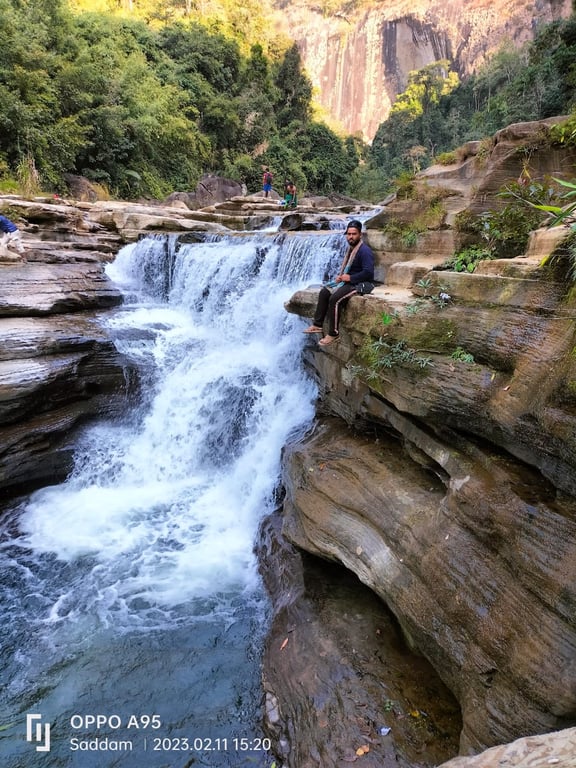 Nafakhum Waterfall