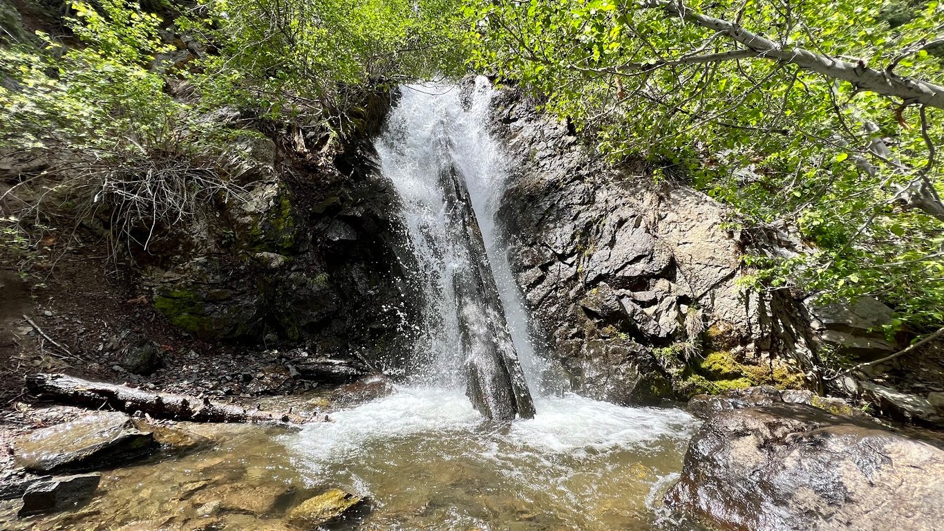 Hunter Creek Trail Waterfall