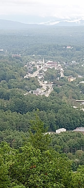 Kilburn Crags Trail Overlook