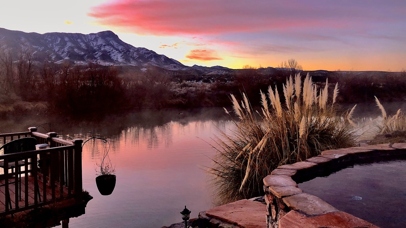 Riverbend Hot Springs