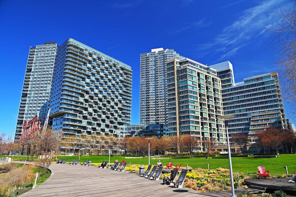 Gantry Plaza State Park