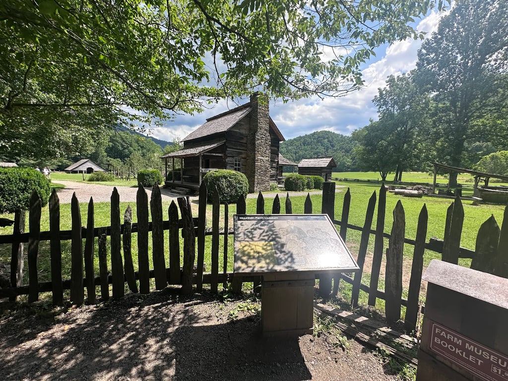 Oconaluftee Visitor Center