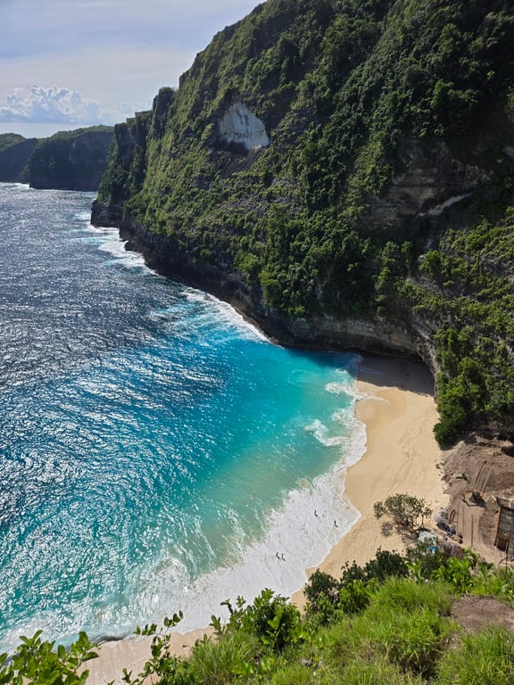 Nusa Penida Kelingking Beach