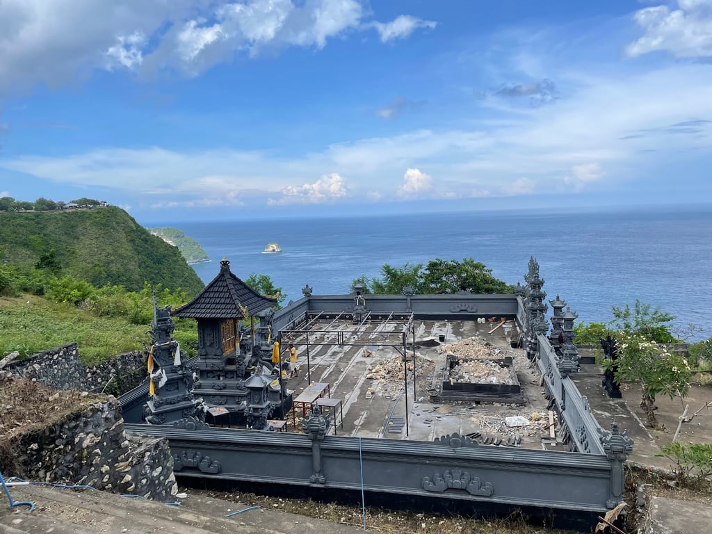 Nusa Penida Kelingking Beach