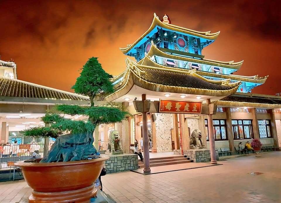 Nui Sam Ba Chua Xu Temple