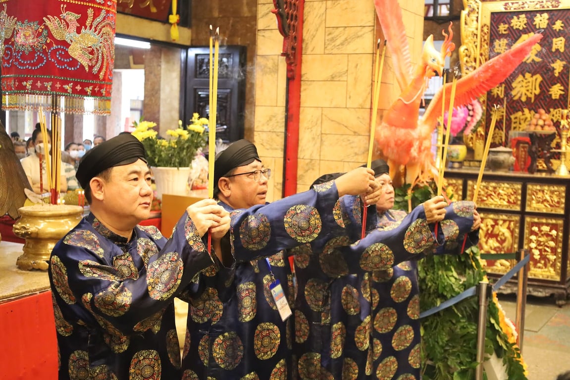 Nui Sam Ba Chua Xu Temple