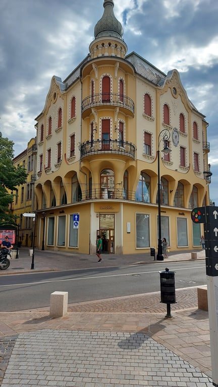 Oradea Baroque Palace & Black Eagle Passage