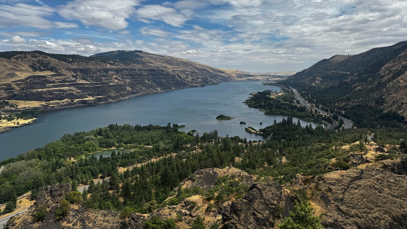 Rowena Crest Viewpoint