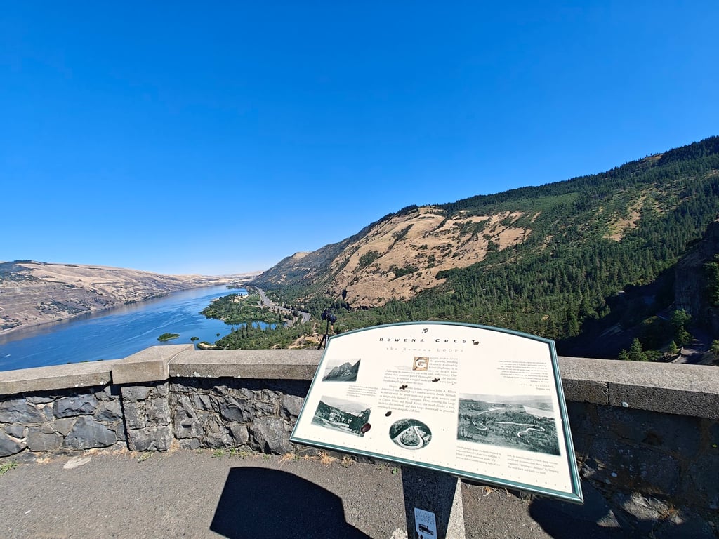 Rowena Crest Viewpoint