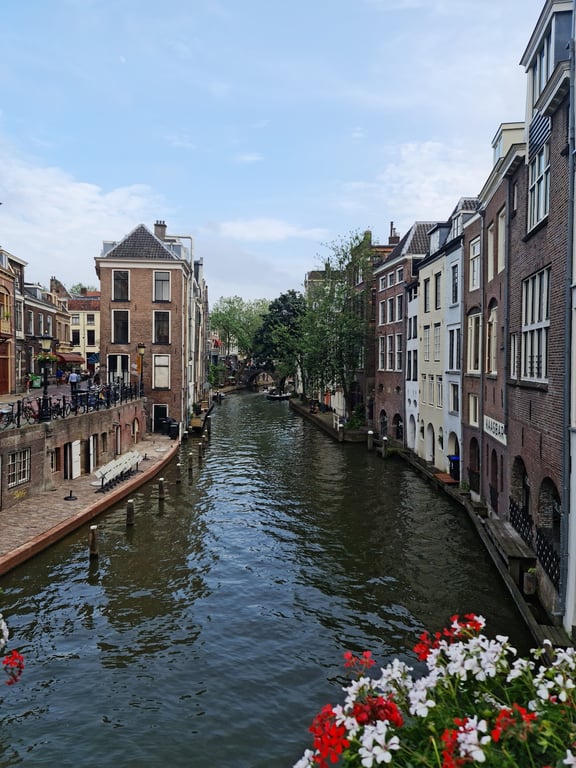 Oudegracht Wharf-Cellar Canal