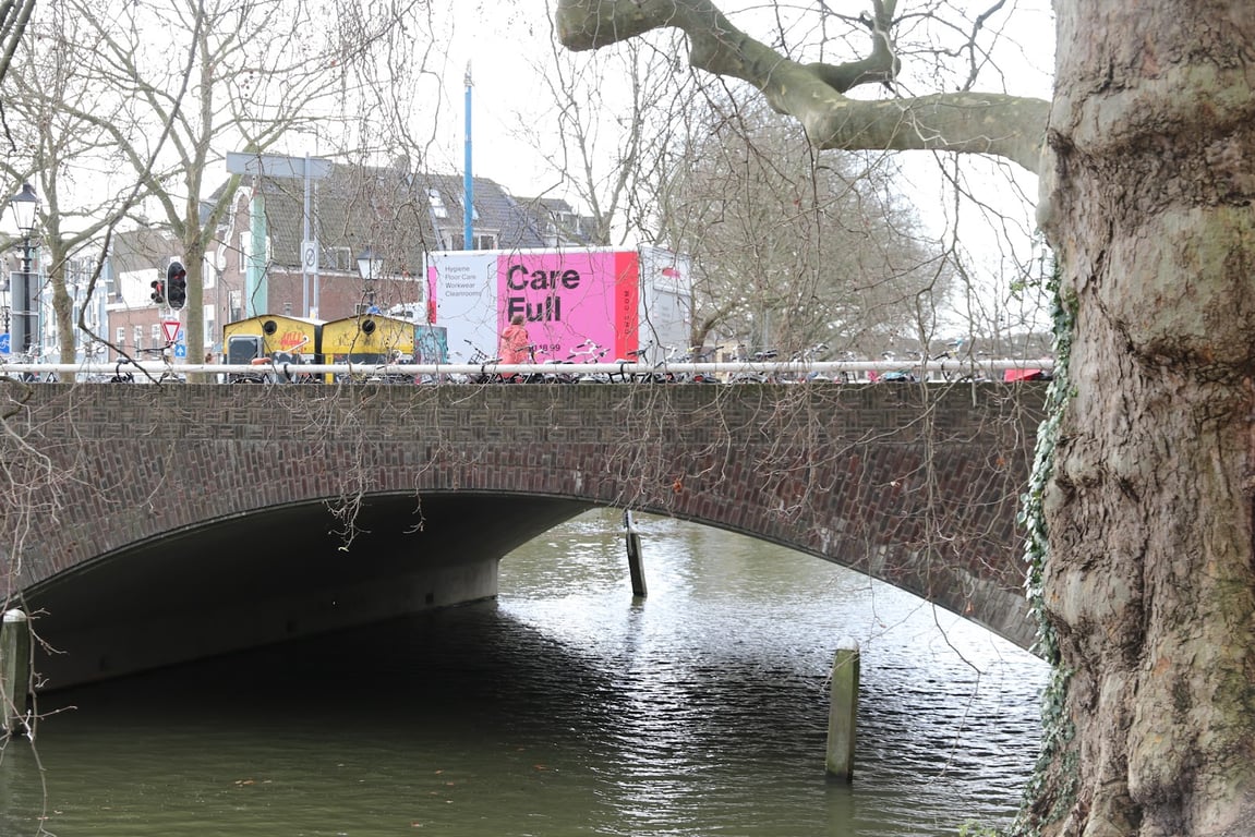 Oudegracht Wharf-Cellar Canal