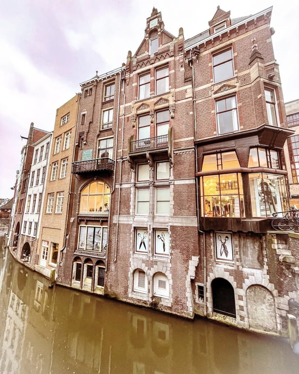 Oudegracht Wharf-Cellar Canal