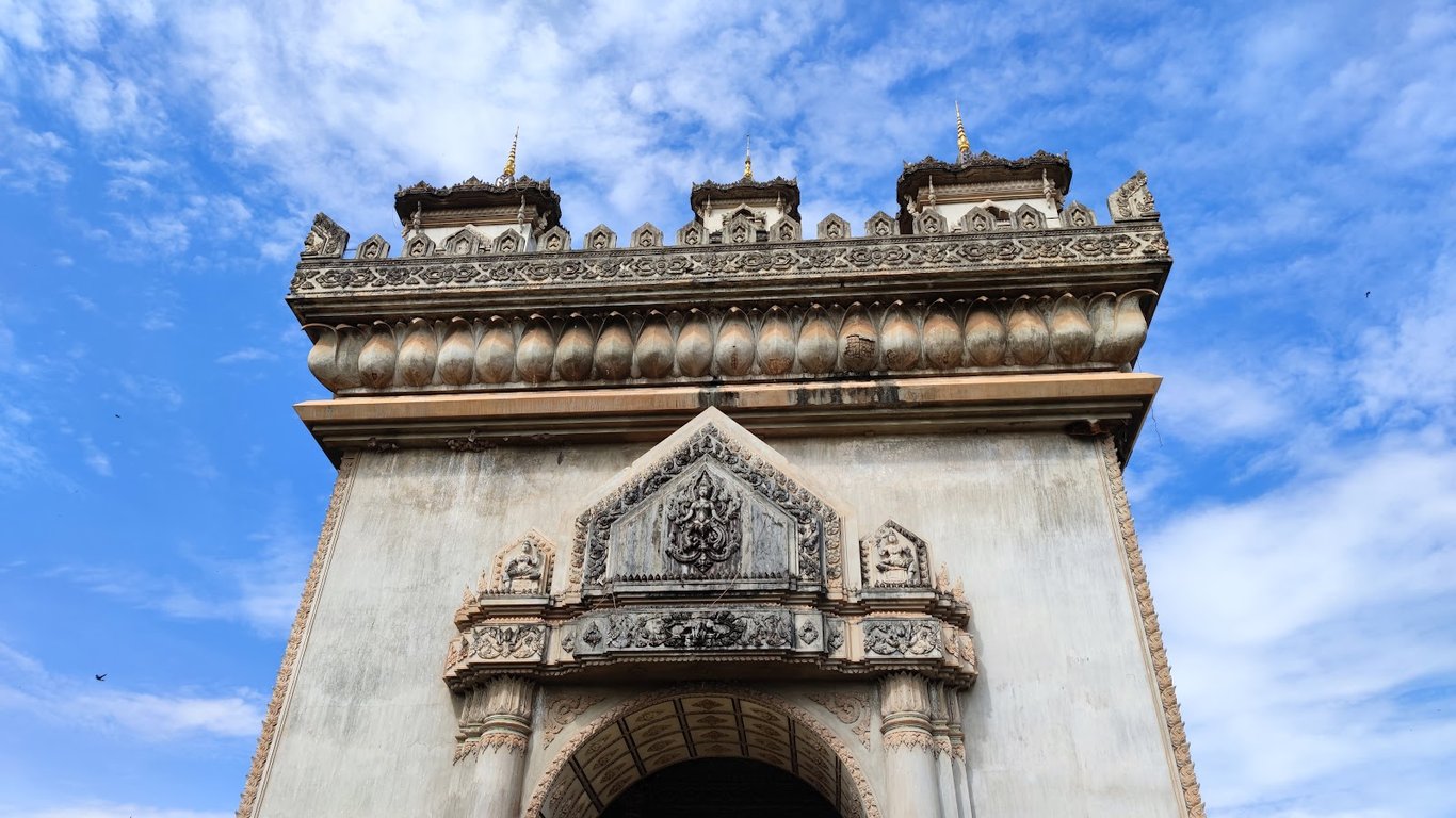 Patuxai Monument