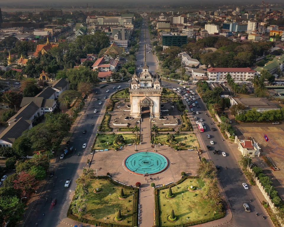 Patuxai Monument