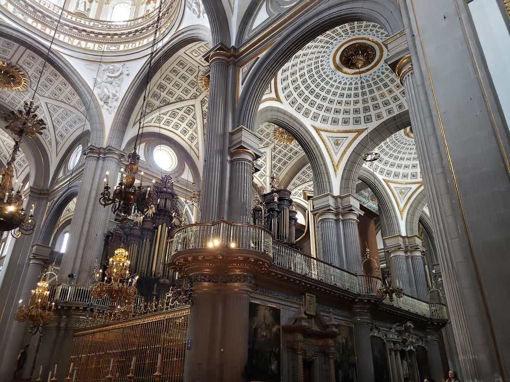 Puebla Cathedral & Zócalo