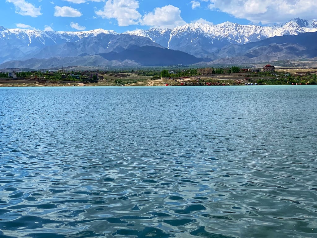 Qargha Lake