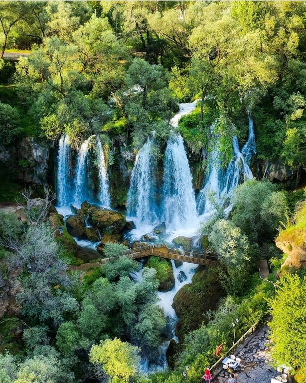 Sızır Şelalesi