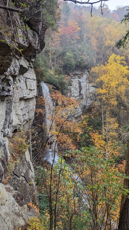Raven Cliff Falls