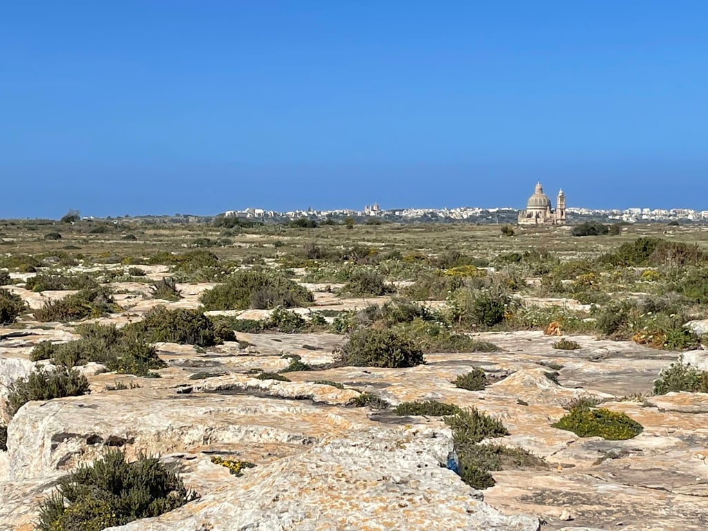 Ta’ Ċenċ Cliffs