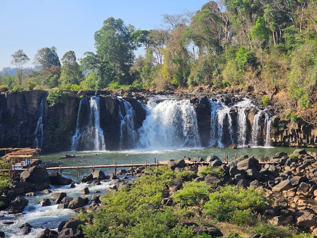Tad Lo Waterfalls