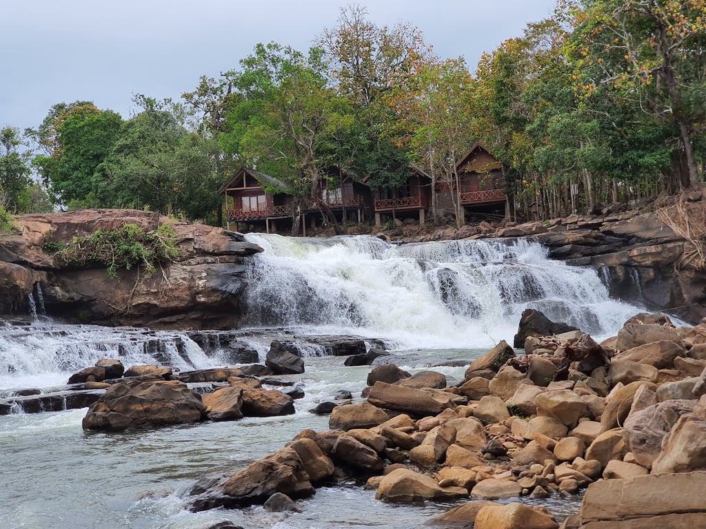 Tad Lo Waterfalls