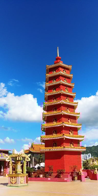 Ten Thousand Buddhas Monastery