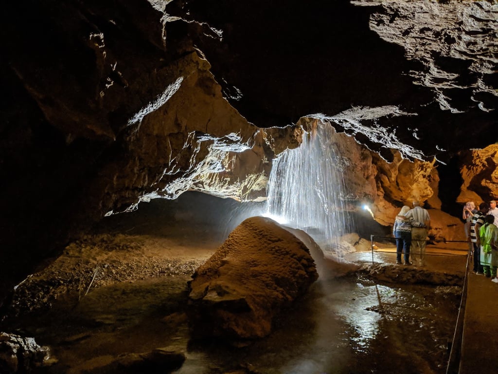 Tuckaleechee Caverns