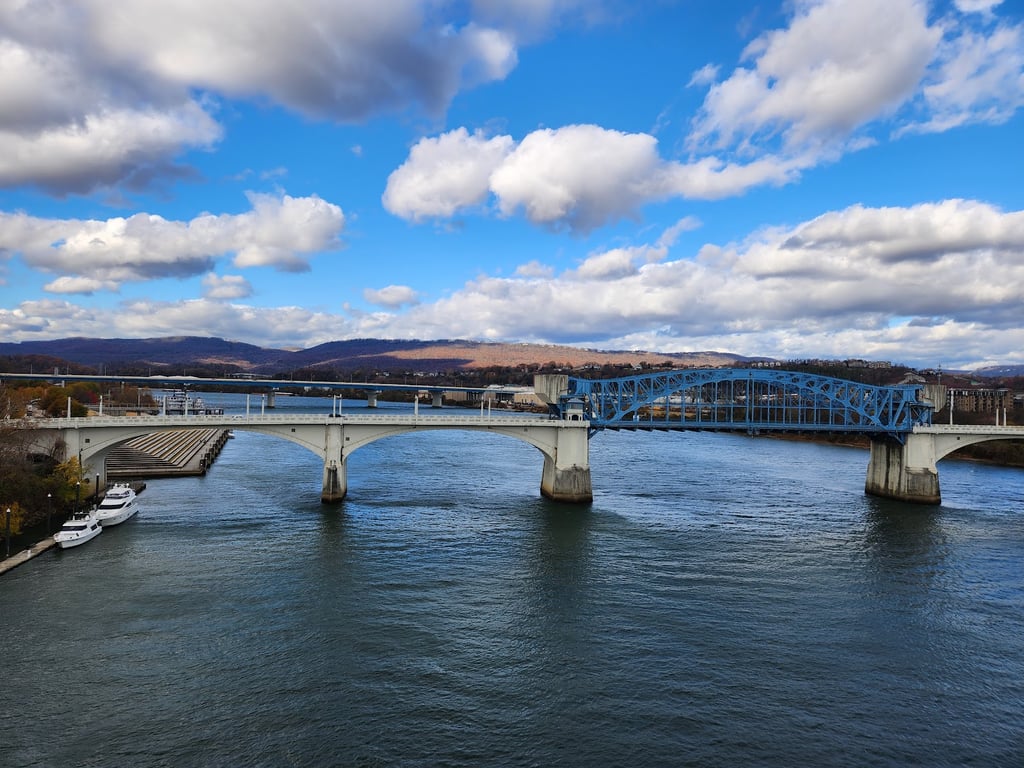 Walnut Street Pedestrian Bridge