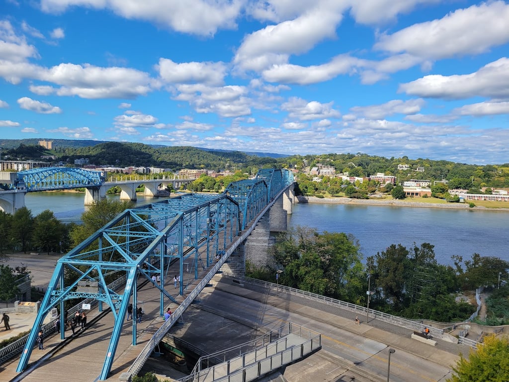 Walnut Street Pedestrian Bridge