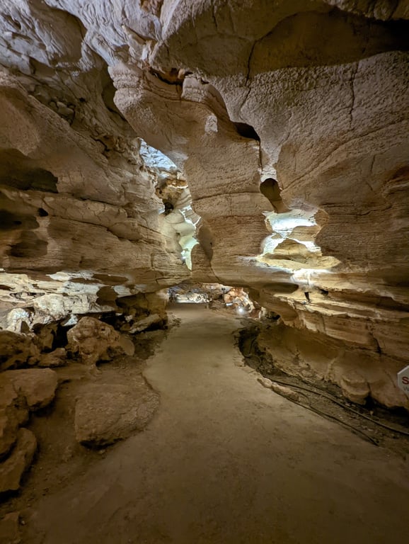 Longhorn Cavern State Park