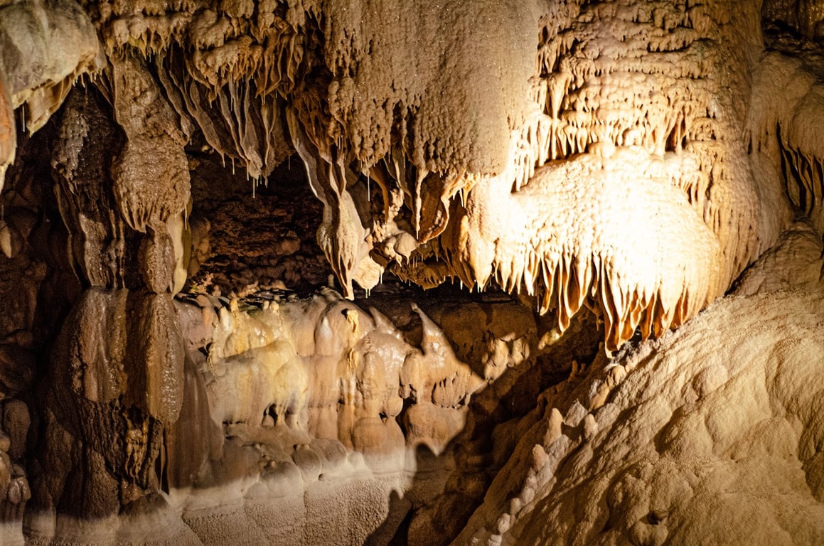 Natural Bridge Caverns