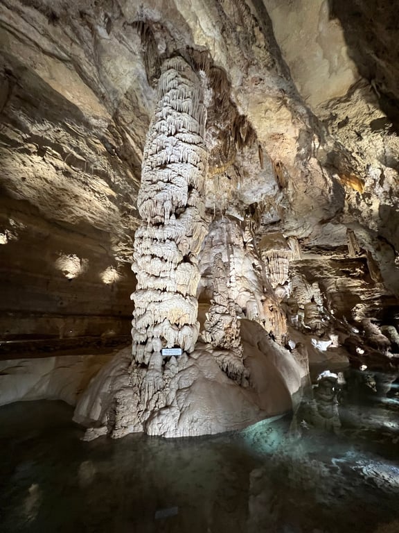 Natural Bridge Caverns