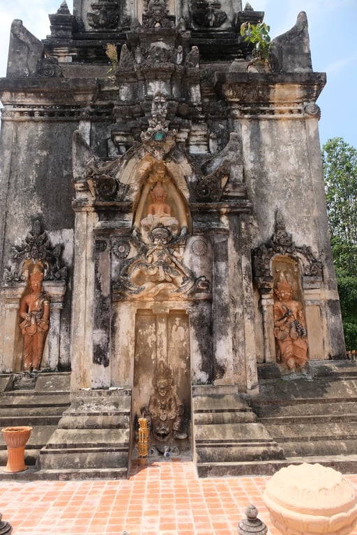 That Ing Hang Stupa