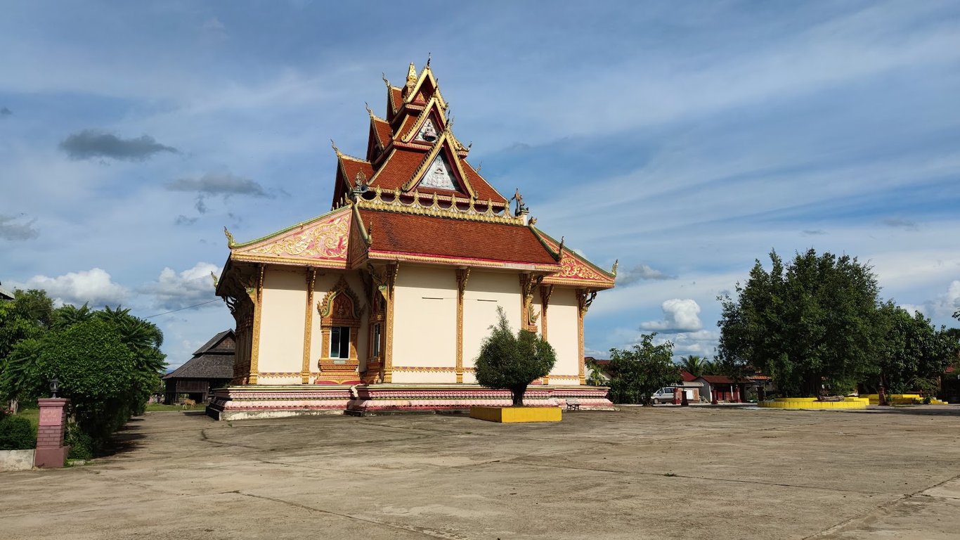 That Ing Hang Stupa