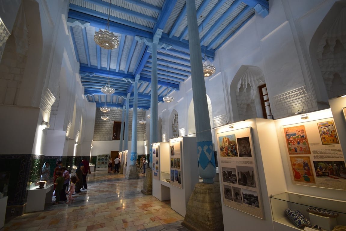 Tilya-Kori Madrasa